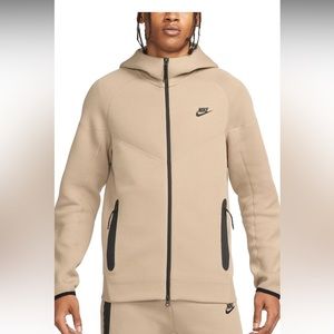 Nike tech fleece sweatshirt